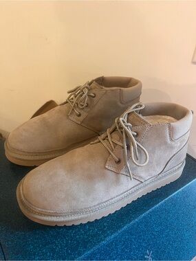 Koolaburra by UGG Chukka Boots in Tan Suede